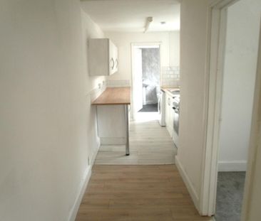 3 bedroom terraced house to rent - Photo 6