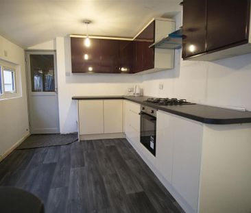 3 bedroom terraced house to rent - Photo 6