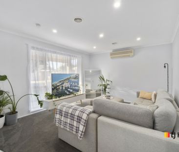 Fabulous 3 Bedroom Updated Townhouse - Photo 2