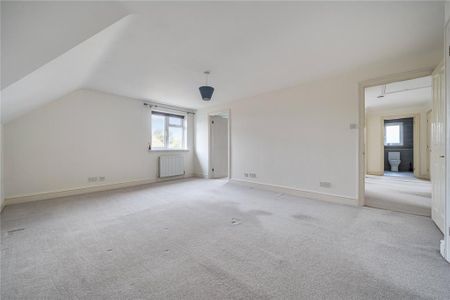4 bedroom detached house to rent - Photo 2
