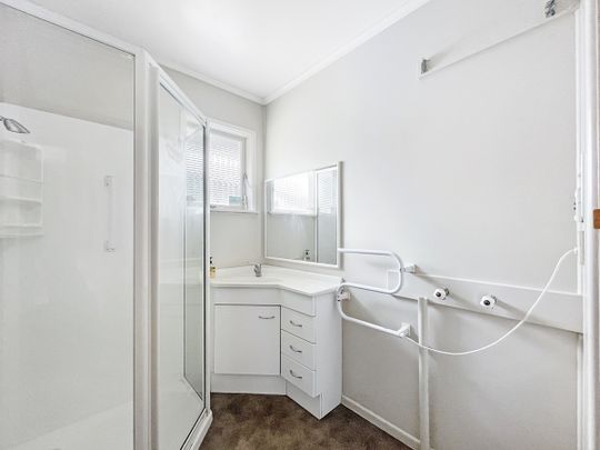 Convenient 2-Bedroom Front Unit in New Windsor - Photo 1