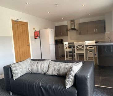 3 bedroom terraced house to rent - Photo 5
