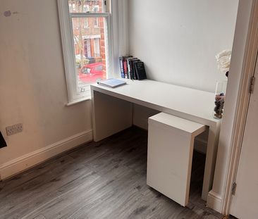 Room in a Shared House, Clovelly Road, W4 - Photo 2