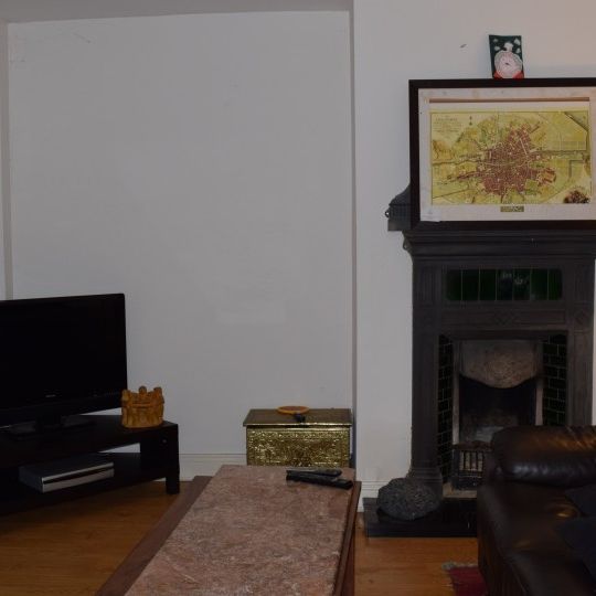 Cozy room in 3-bedroom apartment in Downtown, Dublin - Photo 1