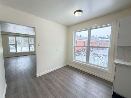 For Lease - 43 Fairglen Avenue, Toronto, Ontario - Photo 5