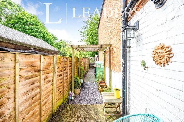 2 bedroom terraced house to rent - Photo 1