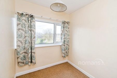 3 bedroom flat to rent - Photo 4