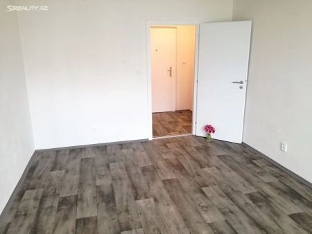 Pronájem bytu 2+kk 44 m² - Fotografie 4
