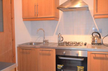 2 bedroom flat to rent - Photo 5