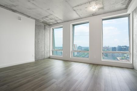 From bold architecture to sweeping skyline views, Skyla is where downtown Montréal living reaches its peak — in style - Photo 2