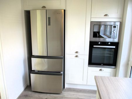 2 bedroom semi-detached house to rent - Photo 4