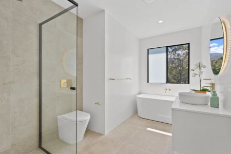 Modern Family Home - Photo 5