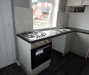 3 bedroom terraced house to rent - Photo 6