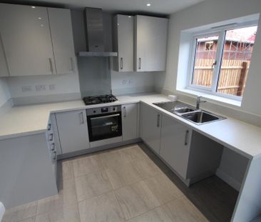 3 bedroom end of terrace house to rent - Photo 5