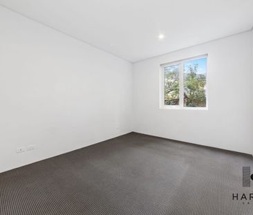Convenient and Spacious 2 Bedroom Apartment - Photo 3