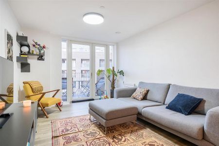 2 bedroom flat to rent - Photo 2