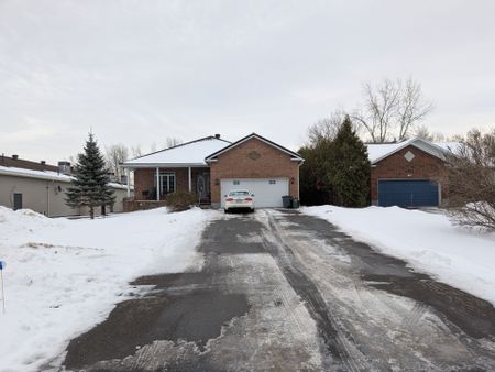 For Lease - 2806 Quinn Road Unit# B, Blossom Park - Airport and Area, Ontario - Photo 2