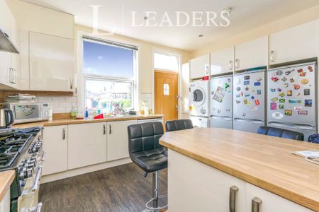 1 bedroom terraced to rent Meanwood Road, Leeds, West Yorkshire, LS6 - Photo 2