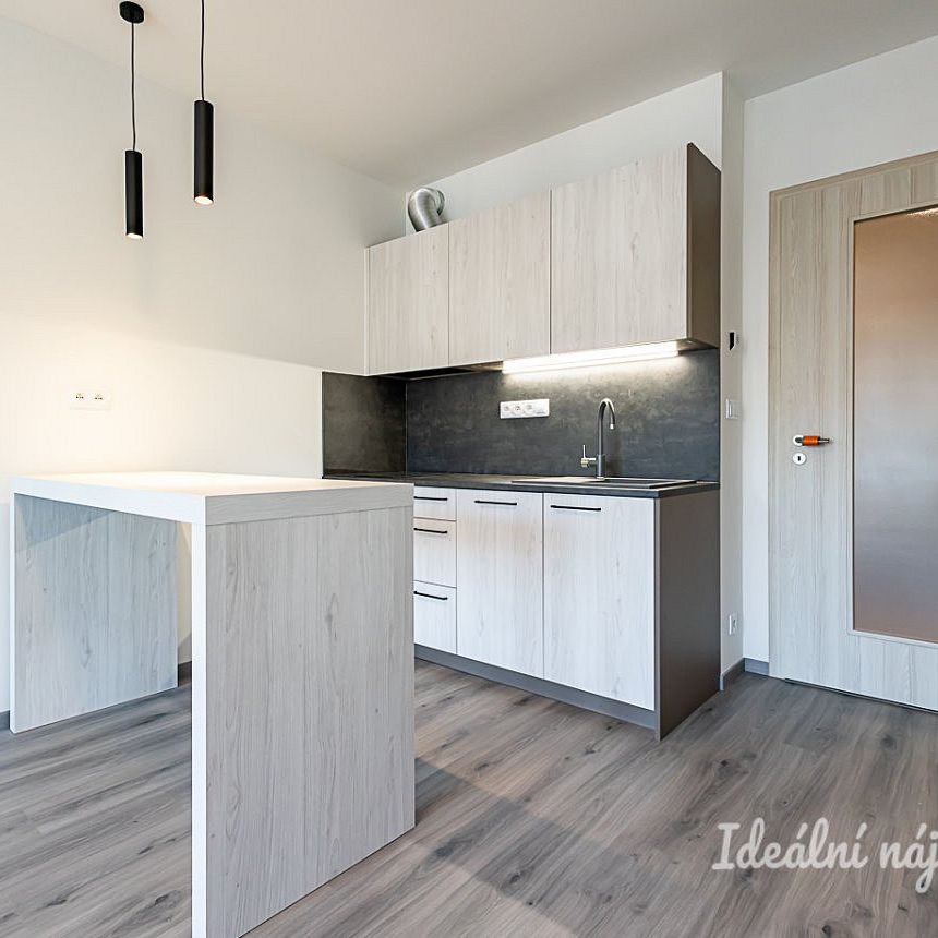 Pronájem bytu 1+kk 34 m² - Photo 1
