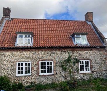 Detached, Grade II Listed, 2 Bedroom Cottage. - Photo 2
