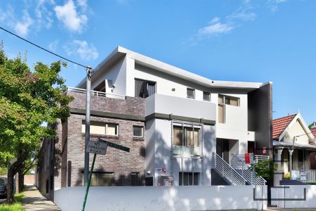 Petersham - Photo 5