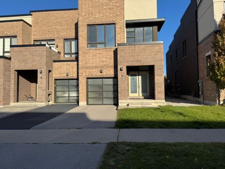 For Lease - 11 Denarius Crescent, Richmond Hill, Ontario - Photo 3