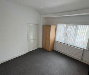 2 bedroom end of terrace house to rent - Photo 3