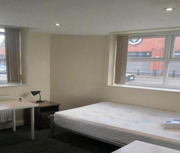 1 bedroom in a house share to rent - Photo 3