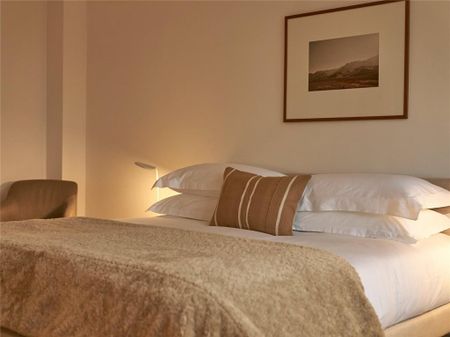 5 bedroom penthouse to rent - Photo 2