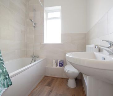 2 bedroom end of terrace house to rent - Photo 6