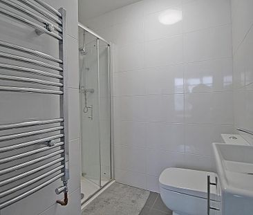 1 bedroom in a flat share to rent - Photo 5