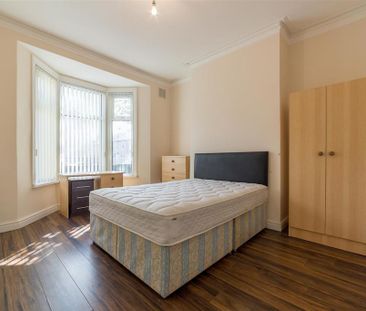 4 bedroom end of terrace house to rent - Photo 6