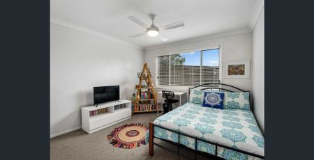Modern Unit in Centenary Heights - Photo 3