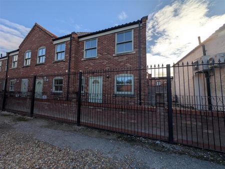 2 bedroom end of terrace house to rent - Photo 2