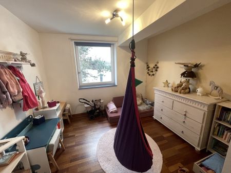 Perfektes Zuhause für Paare & junge Familien – stilvolle 3 Zimmer mit 98 qm, Terrasse & Carport - Photo 2