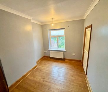 Crescent Road, Hugglescote, LE67 - Photo 2