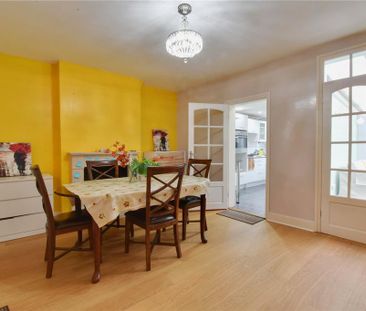 4 bedroom semi-detached house to rent - Photo 6