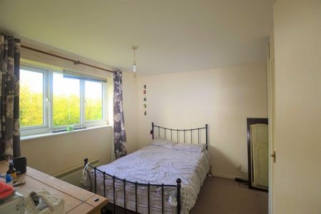 Thirlmere Close, Kettering, Northants, NN16 8LY - Photo 3