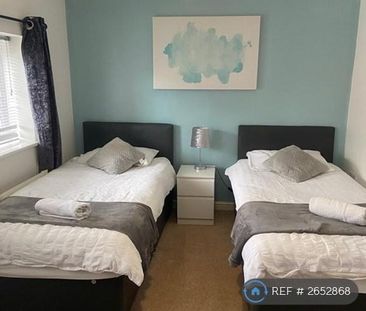 3 bedroom semi-detached house to rent - Photo 5