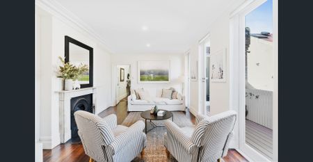 Available from 3rd December 30 Night Minimum - Luxury Executive Furnished Home in Neutral Bay - Photo 4