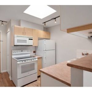 1 BR + 2 Den Penthouse Suite - 2680 W 4th - Photo 2