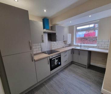 2 bedroom terraced house to rent - Photo 2