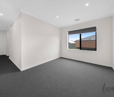 Family Home! - Photo 1