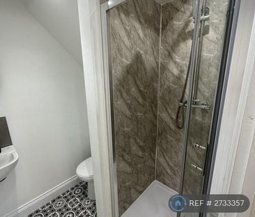 1 bedroom in a house share to rent - Photo 6