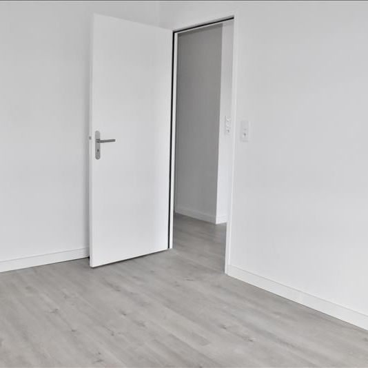 2 pièces - 43,45 m² - 1er étage - Colocation non autorisée - Photo 1