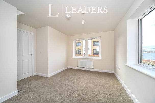 4 bedroom townhouse to rent Mapleleaf Road, Houghton Conquest, Bedford, Bedfordshire, MK45 - Photo 1