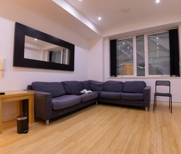 2 Bed Flat, Joiner Street, M4 - Photo 2