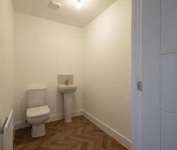 5 bedroom semi-detached house to rent - Photo 2