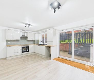 3 bedroom terraced house to rent - Photo 1