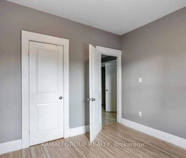 Detached Home For Lease | X9050167 - Photo 4